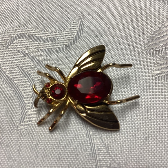 CORO PEGASUS. RED CENTER BEE BROOCH SIGNED ❣️❣️❣️❣️❣️ - Picture 10 of 12